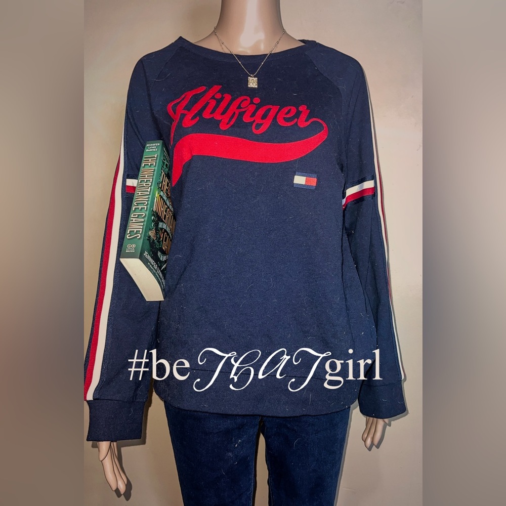 Navy Tommy Hilfiger crewneck sweatshirt